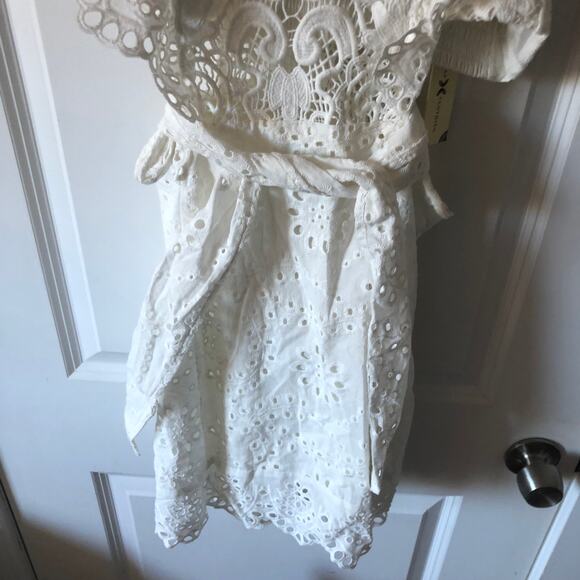 $598 Nightcap Clothing White Eyelet Lace Tie Behind Dress New with tags size 1 - Picture 4 of 12